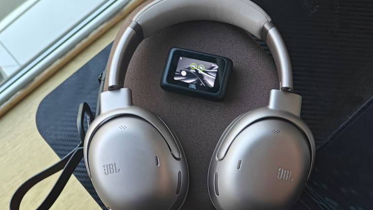 JBL Tour One M3, análisis: ven por el diseño, quédate por el sonido y la personalización espectacular